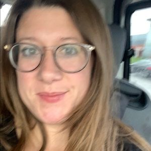 Meet your Posher, Casey